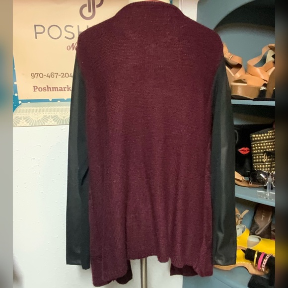 ๐ Maurices Cardigan Pending local pick up ๐ - Picture 4 of 5